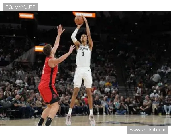 爱德华兹轰生涯新高55分，成历史第三位25岁前55分+9三分球员